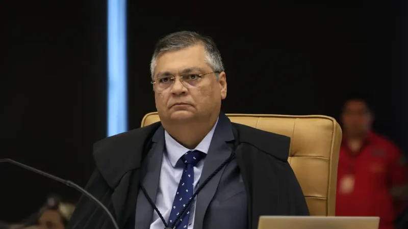 Dino manda suspender pagamento de 1,2 mil emendas da saúde